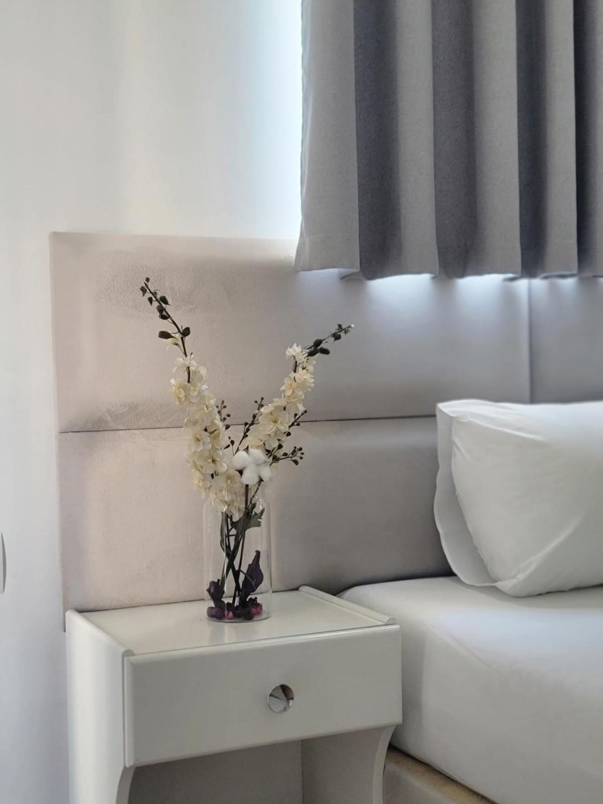 Hotel Myrtai - City Center Sarandë Eksteriør bilde