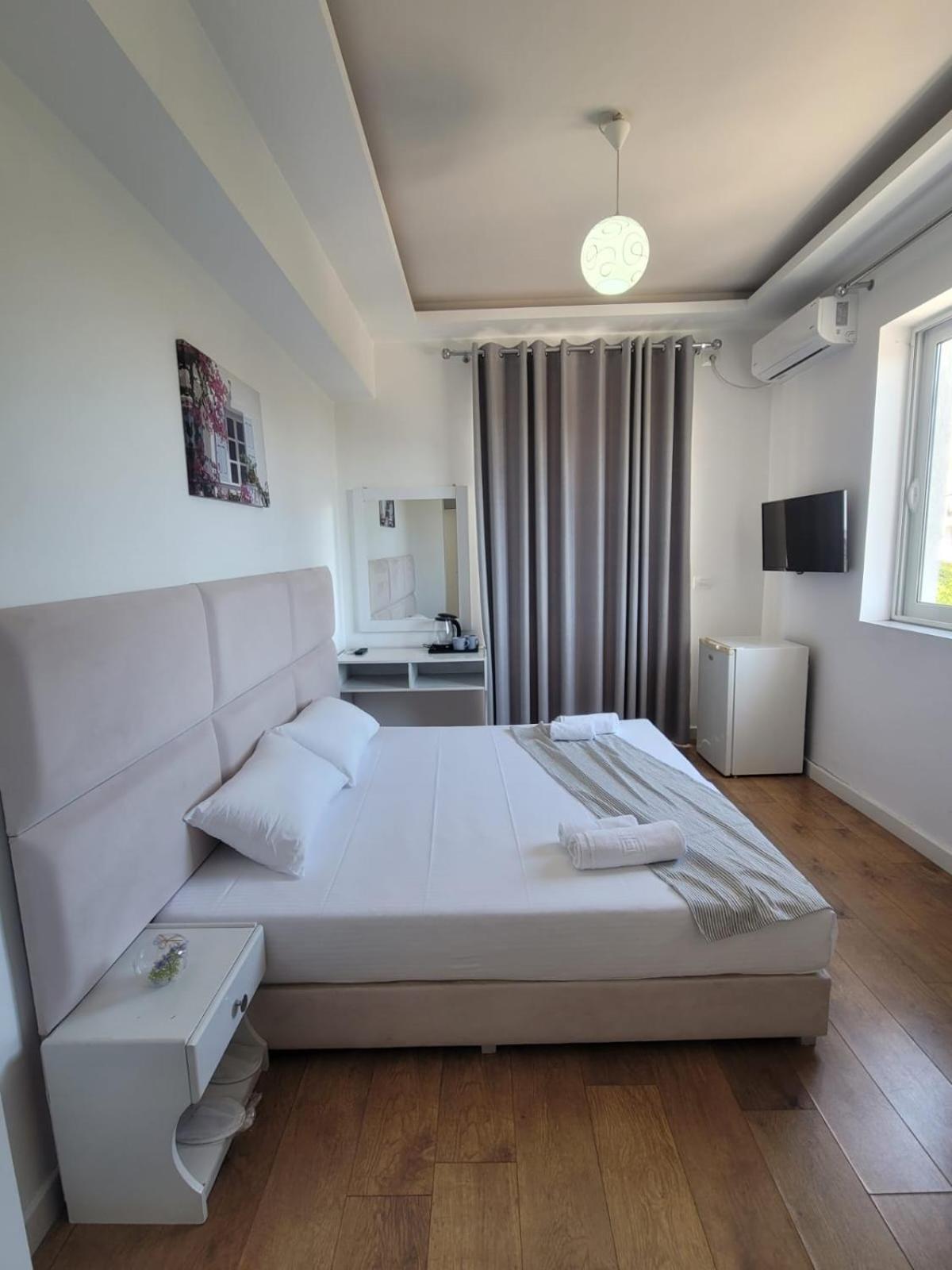 Hotel Myrtai - City Center Sarandë Eksteriør bilde