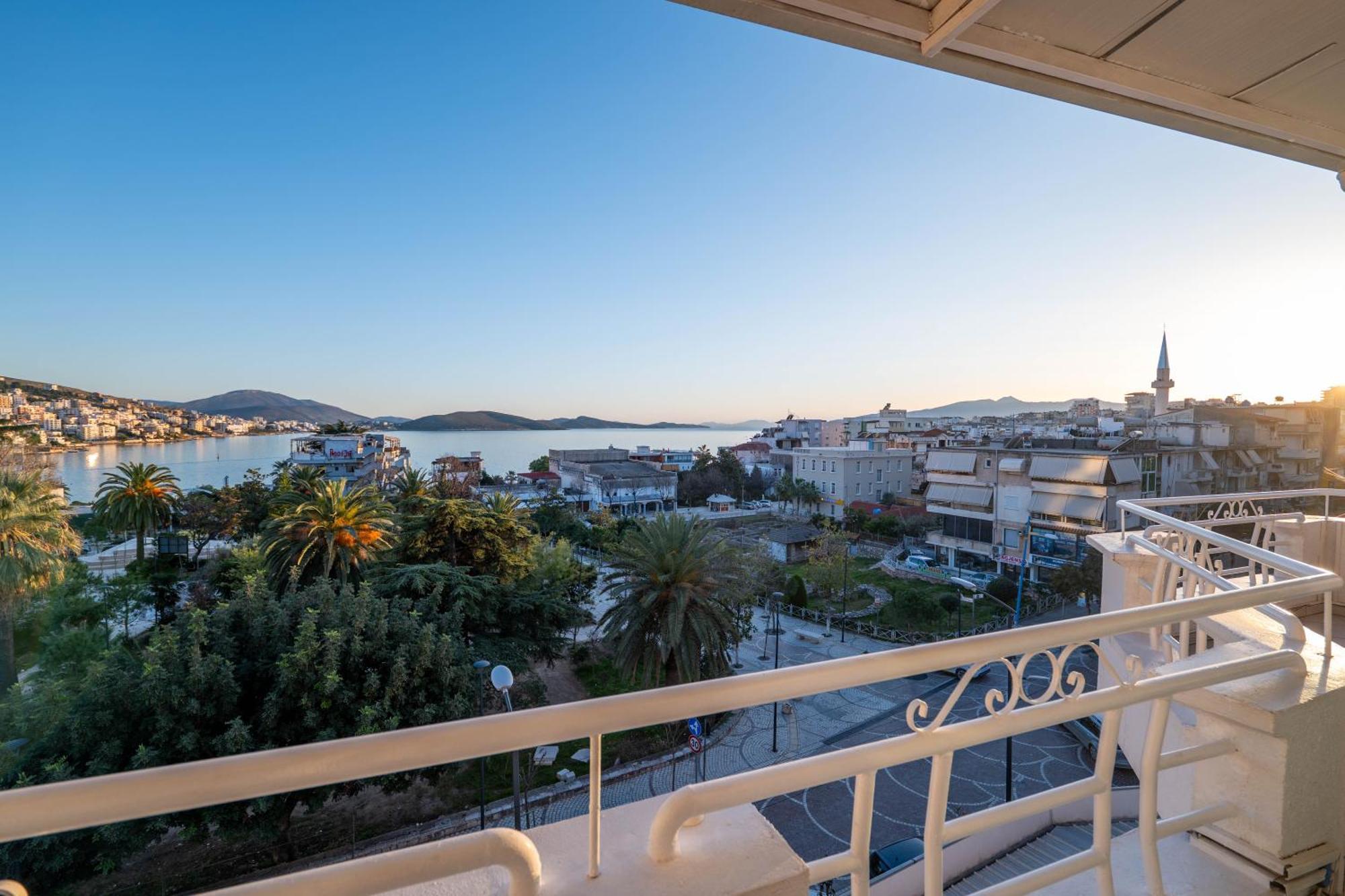 Hotel Myrtai - City Center Sarandë Eksteriør bilde