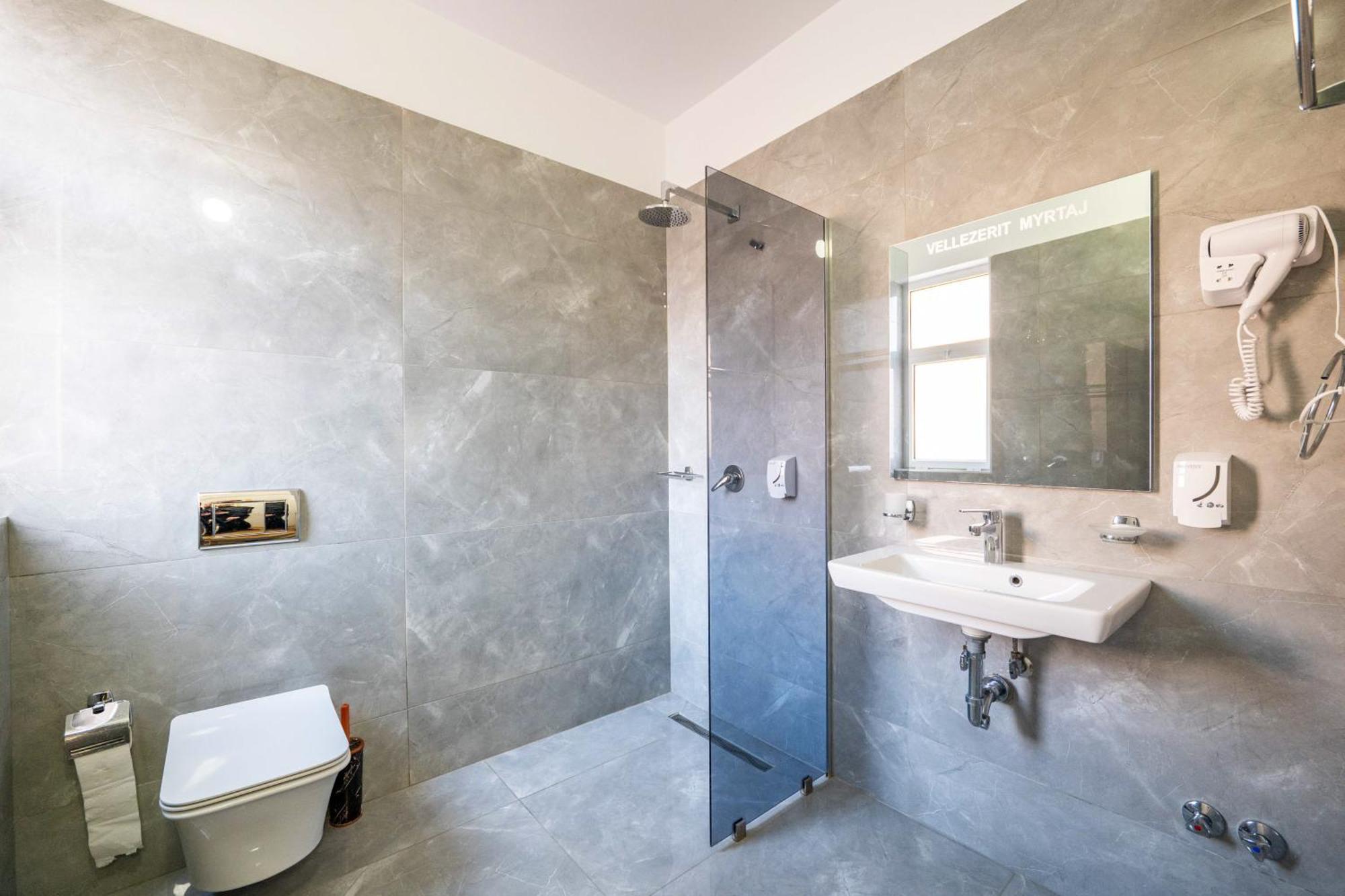 Hotel Myrtai - City Center Sarandë Eksteriør bilde