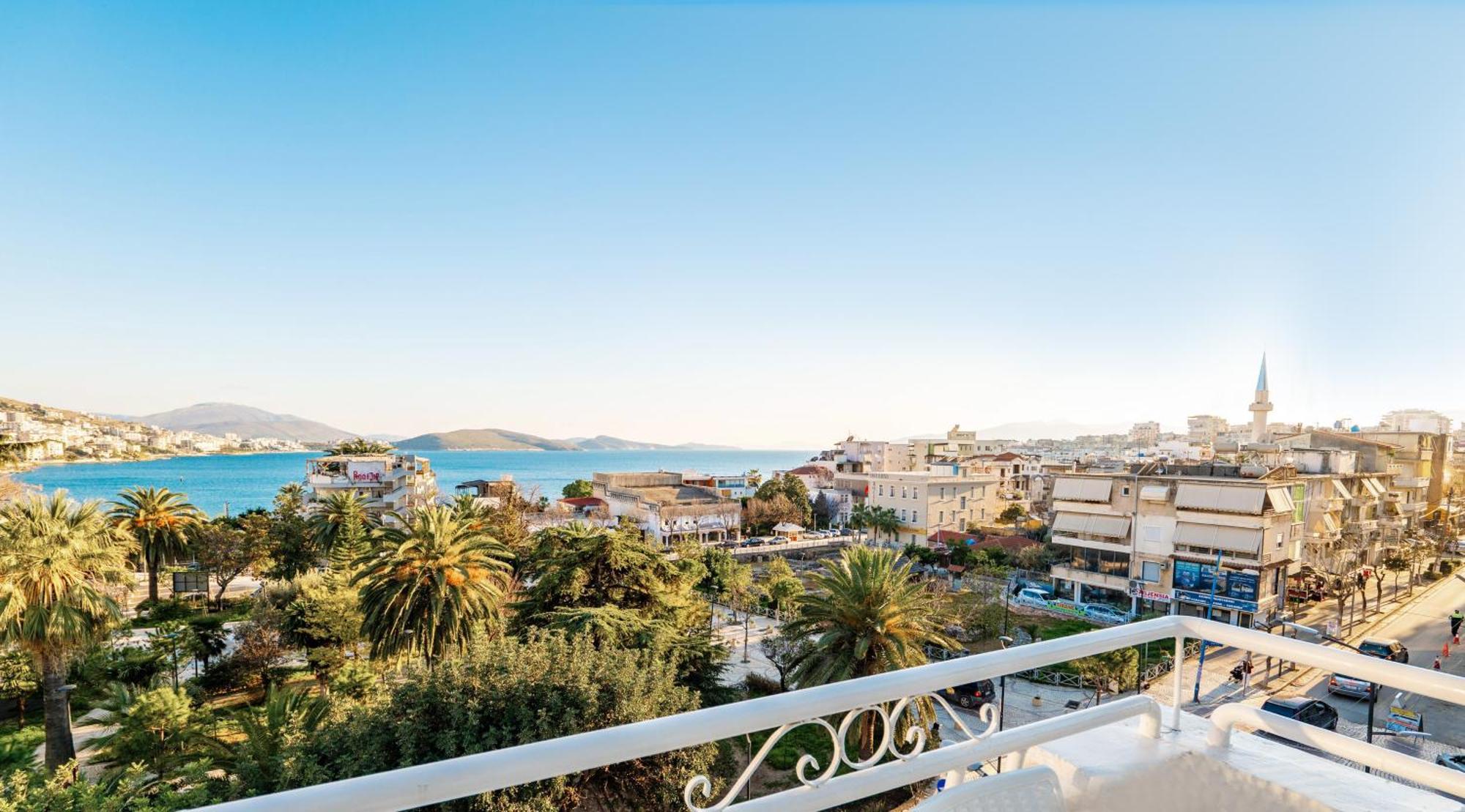 Hotel Myrtai - City Center Sarandë Eksteriør bilde